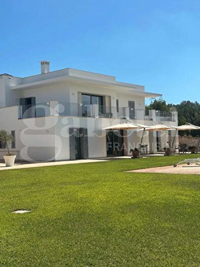 Casa con 10 locali in vendita in Cda San Benedetto Sn, Ostuni