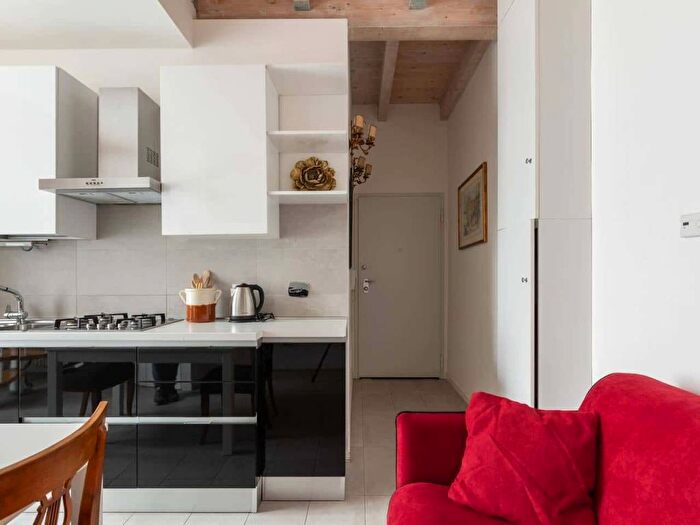 Appartamento bilocale in affitto in Via Bertiera, Centro Storico, Bologna