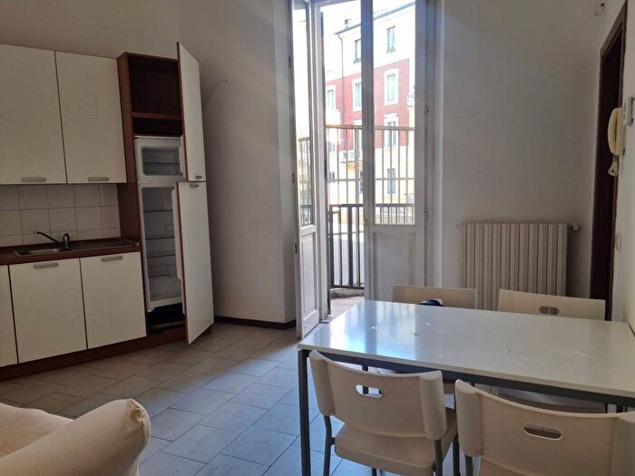 Appartamento bilocale in affitto in Morgagni, Milano
