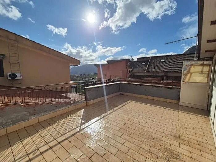 Appartamento trilocale in vendita in Via Maurizio Polizzi, Monreale