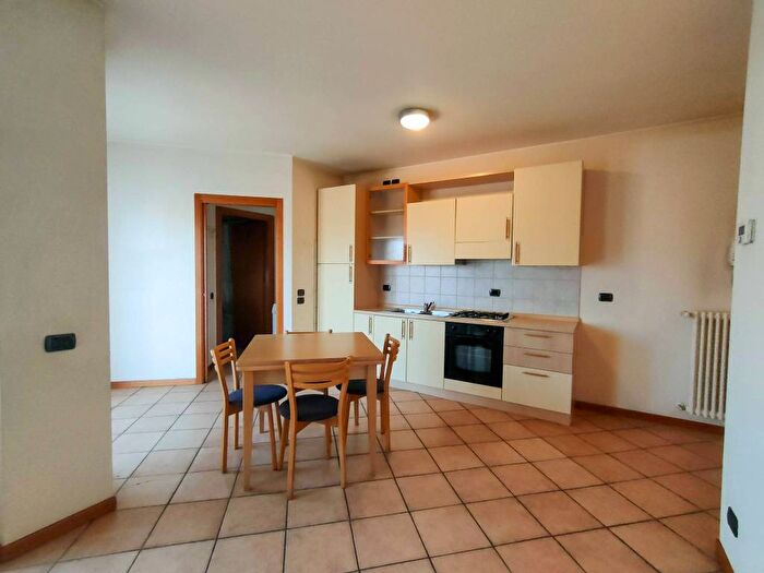 Appartamento monolocale in affitto in Via Milano, Semicentro, Cantù