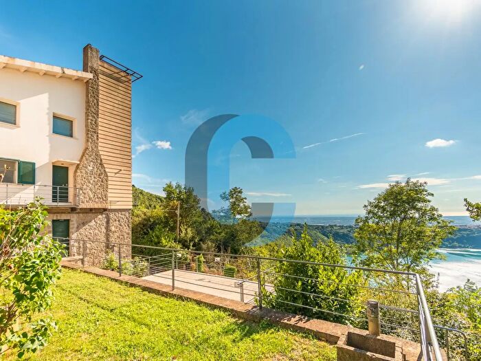 Appartamento con 6 locali in vendita in Via dei Laghi, Nemi