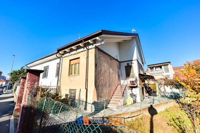 Casa quadrilocale in vendita in Via Superga, Nichelino