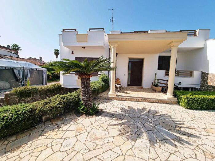 Casa con 5 locali in vendita in Copertino