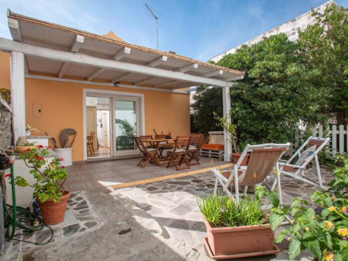 Casa trilocale in affitto in Via Adua, Centro, Santa Teresa Gallura