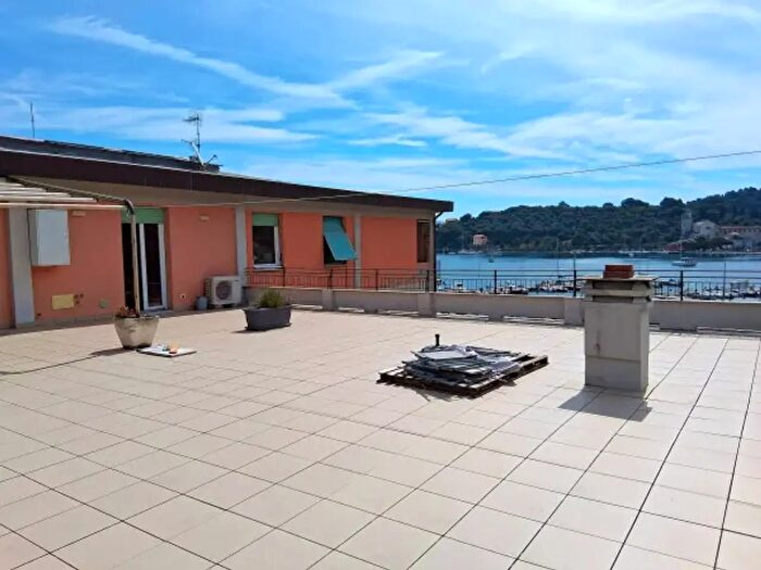 Appartamento trilocale in vendita in Via Roma, Portovenere