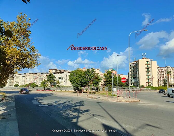 Appartamento quadrilocale in vendita in Via Oliveri Mandalà Emanuele Palermo Pa Italia, Palermo
