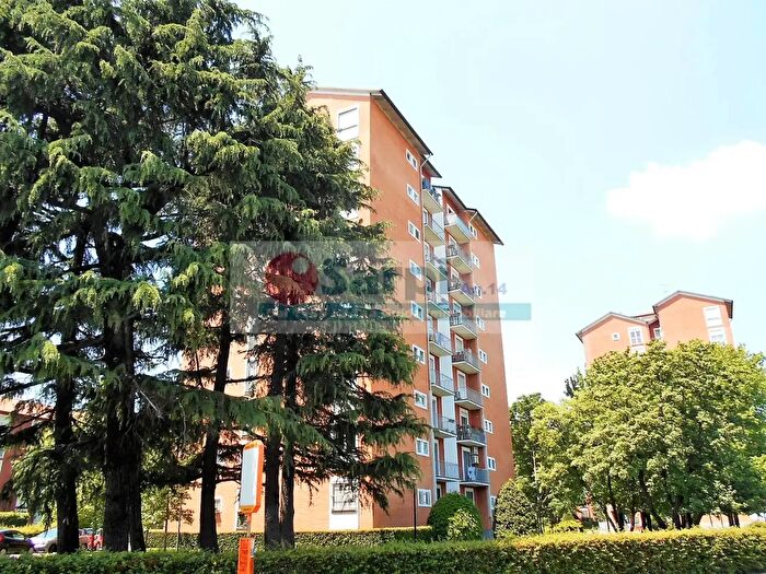 Appartamento trilocale in affitto in Via Abelardo Pecorini, Milano