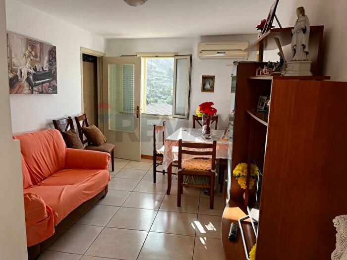 Casa trilocale in vendita in Via Serafino Amabile Guastella, Chiaramonte Gulfi