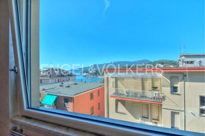 Appartamento con 5 locali in vendita in Via Privata Bozzo Costa, Rapallo