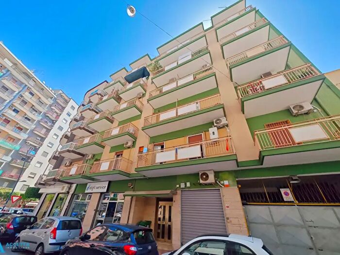 Appartamento bilocale in vendita in Via Corsica, Taranto
