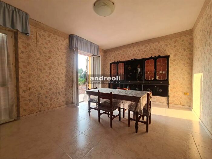 Appartamento con 6 locali in vendita in Jesi