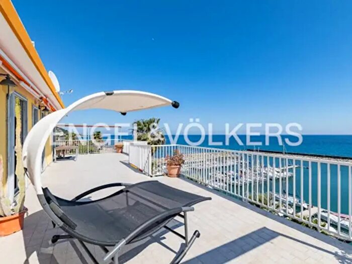 Appartamento con 5 locali in vendita in Via Palmaria, San Bartolomeo Al Mare