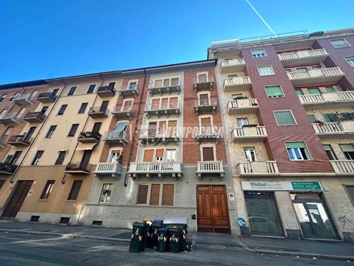 Appartamento trilocale in vendita in Via Luigi Capriolo, Cenisia, Torino