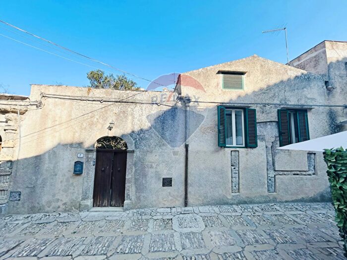 Casa con 5 locali in vendita in Via G Fontana, Erice