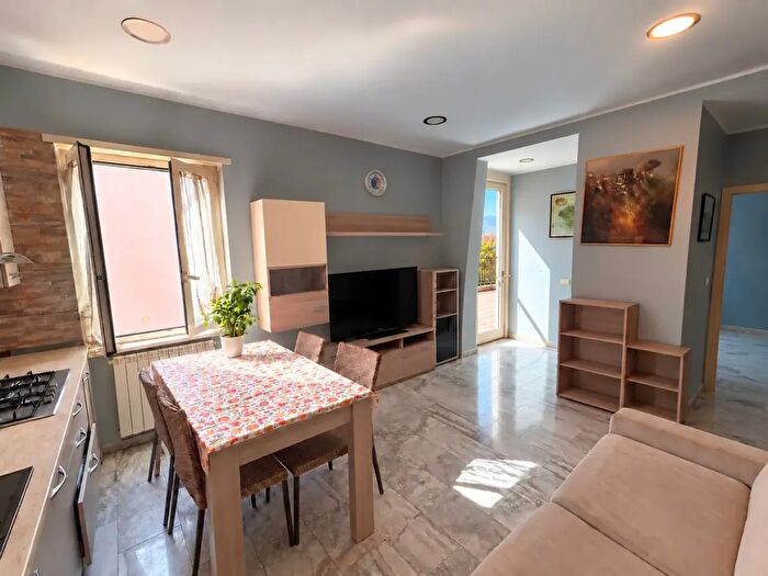 Appartamento trilocale in vendita in Via Pericle Pozzilli, Tivoli