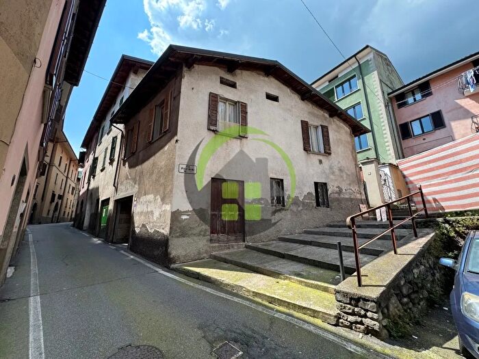 Casa monolocale in vendita in Gazzaniga