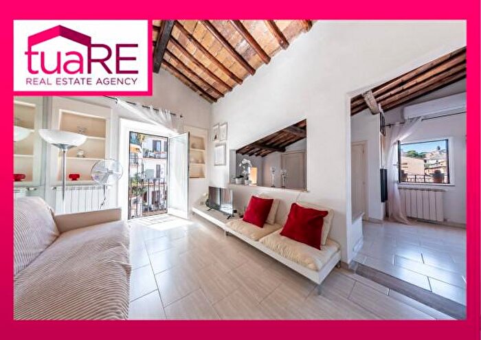 Appartamento trilocale in vendita in Piazza di San Cosimato, Roma