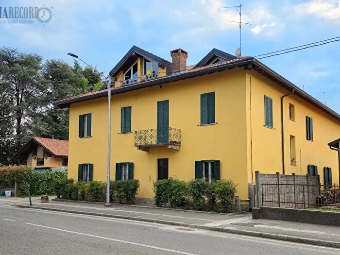 Appartamento quadrilocale in vendita in Via Piave, Rovellasca