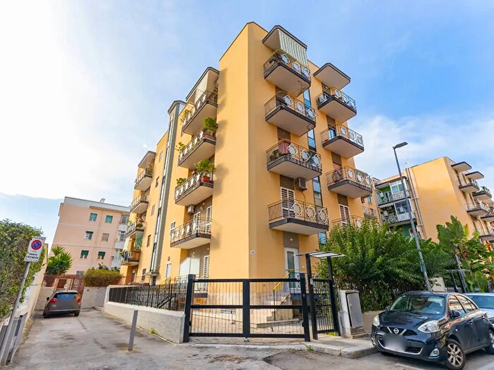 Appartamento con 5 locali in vendita in Via Monsignor Domenico Morea, Bari