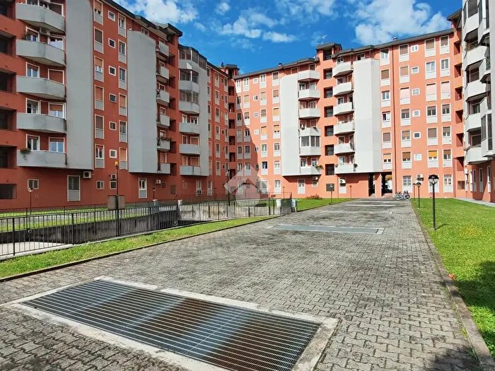 Appartamento trilocale in vendita in Via Resistenza, Opera