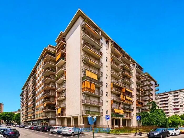 Appartamento quadrilocale in vendita in Via Monte Asolone, Torino