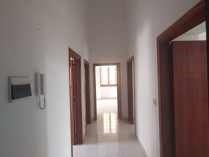 Appartamento quadrilocale in affitto in Via Acate, Bagnoli, Napoli