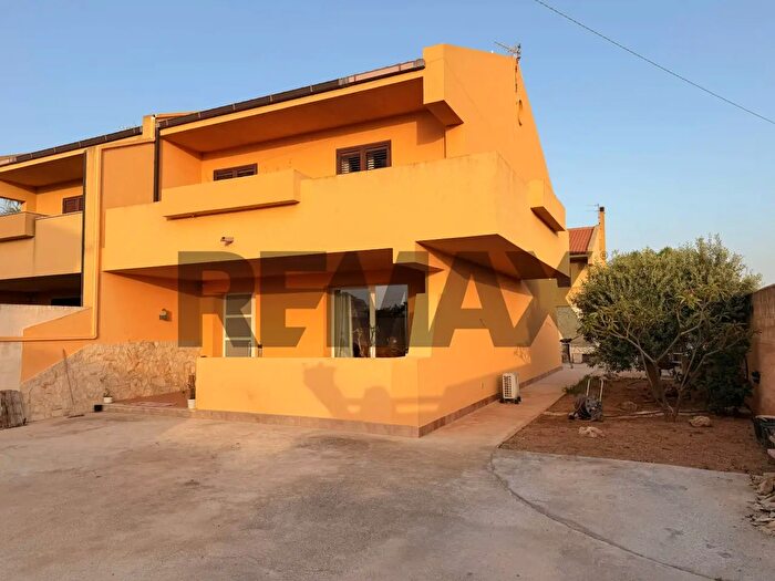 Casa con 5 locali in vendita in Marsala