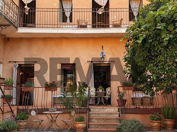 Casa con 6 locali in vendita in Via Trento E Trieste, Lonato del Garda