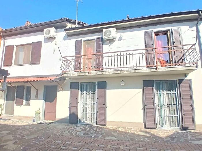 Casa con 6 locali in vendita in Via Marconi, San Salvatore Monferrato