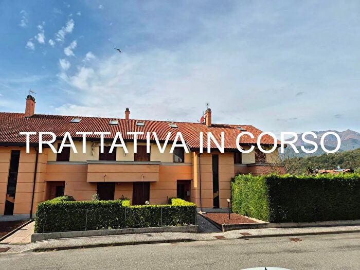 Appartamento trilocale in vendita in Via Renzo Neri, Colico