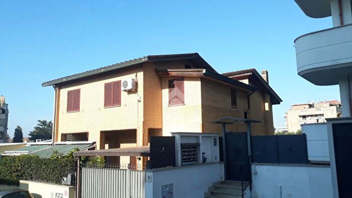 Casa monolocale in vendita in Via Cesare Peroni, Roma