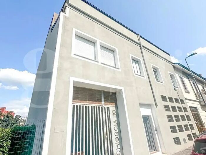 Appartamento bilocale in vendita in Via Chioggia, Milano