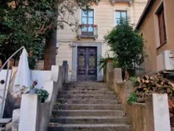 Appartamento con 6 locali in vendita in Discesa Cavour, Catanzaro