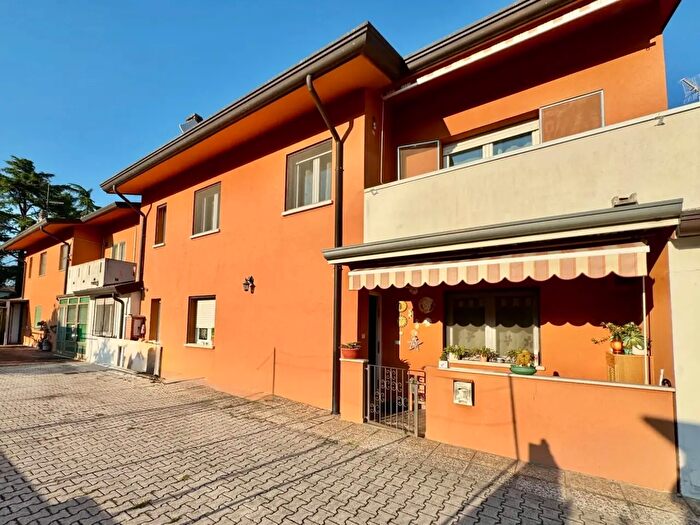 Casa con 5 locali in vendita in Via Giuseppe Sinicco, Cormons