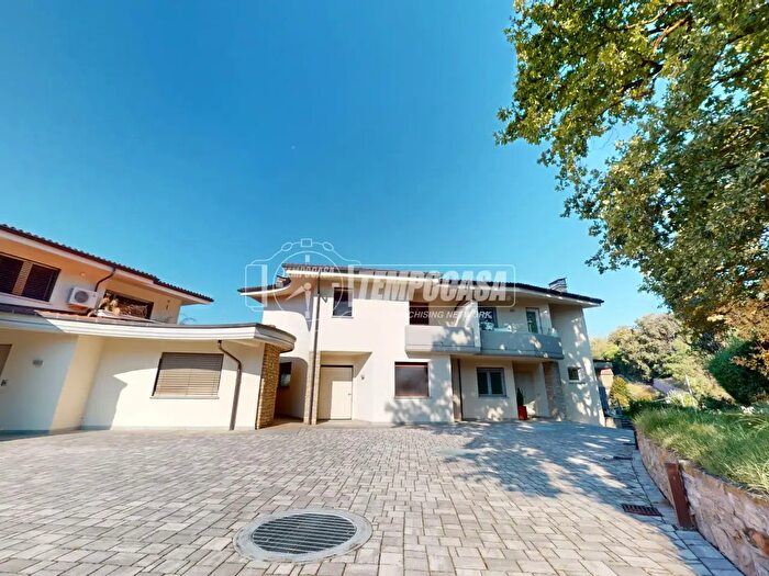 Casa con 6 locali in vendita in Strada San Matteo a, Bra