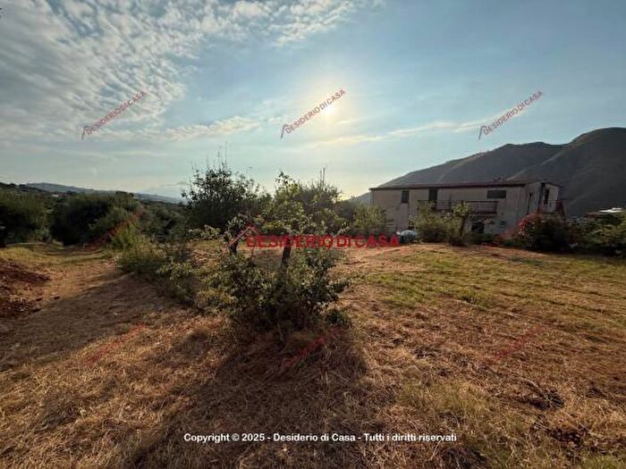 Casa trilocale in vendita in Contrada Rapputi, Gratteri