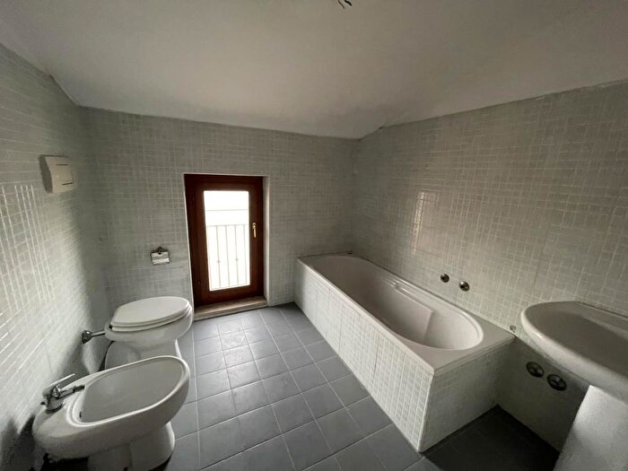 Appartamento con 5 locali in vendita in Via Centro, Ceccano