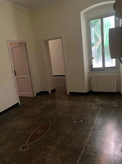Appartamento con 6 locali in vendita in Via Carlo Giordana, Genova