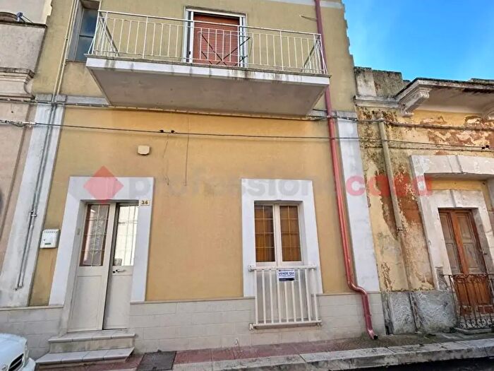 Casa quadrilocale in vendita in Via Roma, Leporano