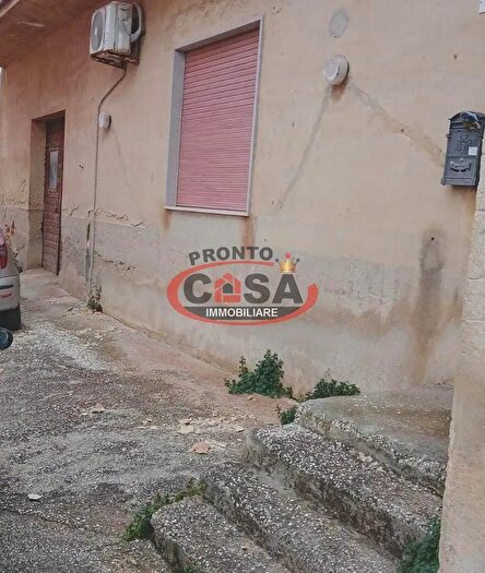 Casa con 7 locali in vendita in Petrosino