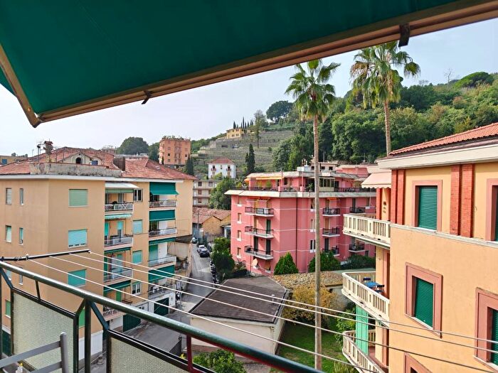 Appartamento bilocale in affitto in Via Costaguta, Costaguta, Rapallo
