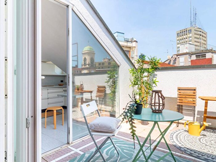 Casa trilocale in affitto in Via della Moscova, Porta Nuova, Milano