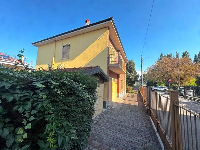 Casa con 5 locali in vendita in Via Santa Maria, Binasco