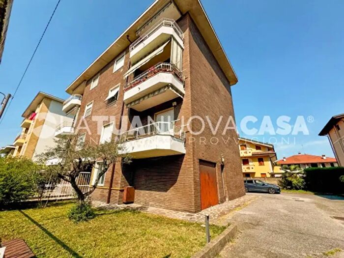 Appartamento trilocale in vendita in Via Alcide De Gasperi, Sedriano