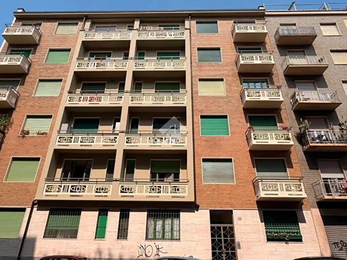 Appartamento trilocale in affitto in Via Aosta, Torino