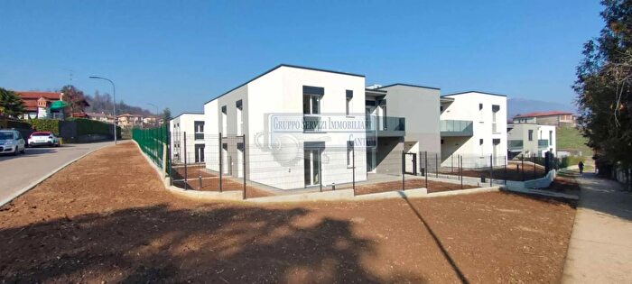 Appartamento quadrilocale in vendita in Via Belvedere Alserio, Alserio