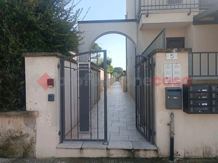 Appartamento bilocale in vendita in Via Girolamo Comi, Uggiano La Chiesa