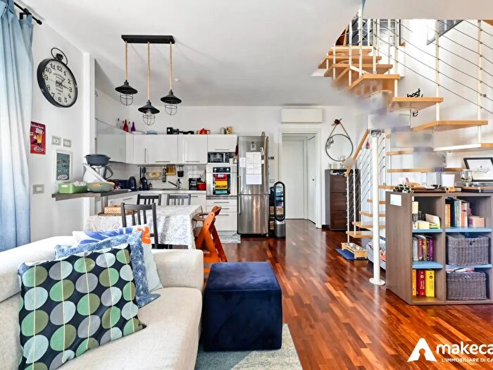 Appartamento trilocale in vendita in Via I Maggio, Cerro Al Lambro