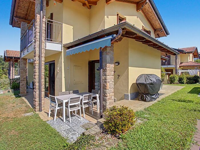 Casa con 5 locali in vendita in Strada Gaggetto, Cocquio Trevisago